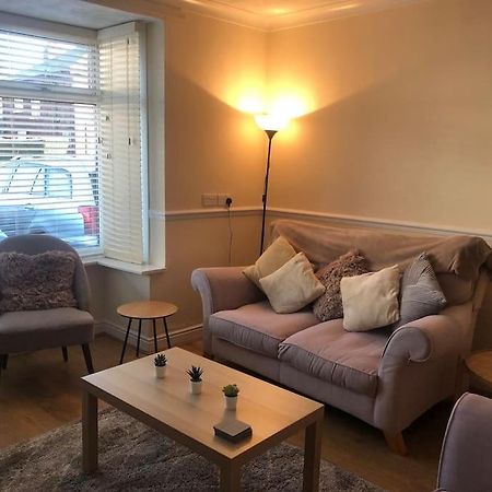 29 Comfort House 2 Bedroom Townhouse With Parking 스컨소프 외부 사진